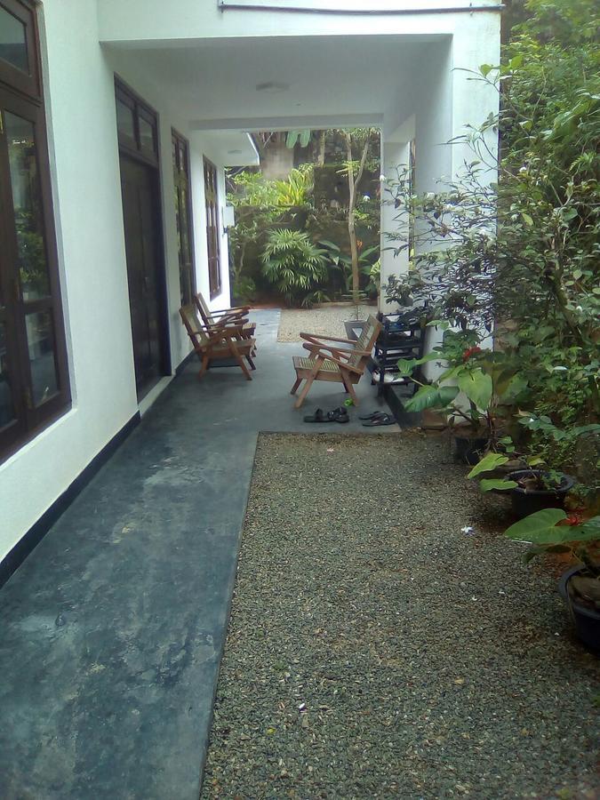 Villa Dineth Unawatuna Eksteriør billede